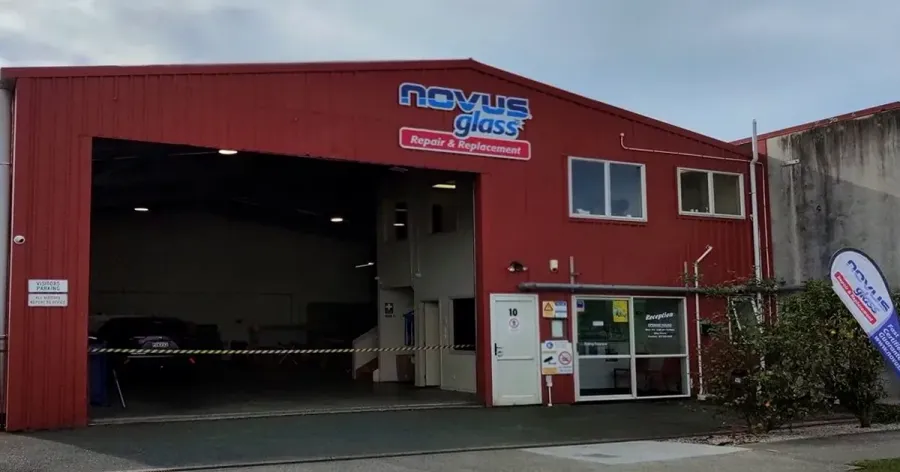 NOVUS Glass Nelson