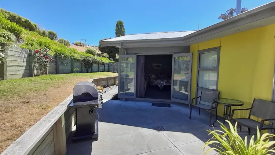 Hidden Gem in Oaklands Bed & Breakfast
