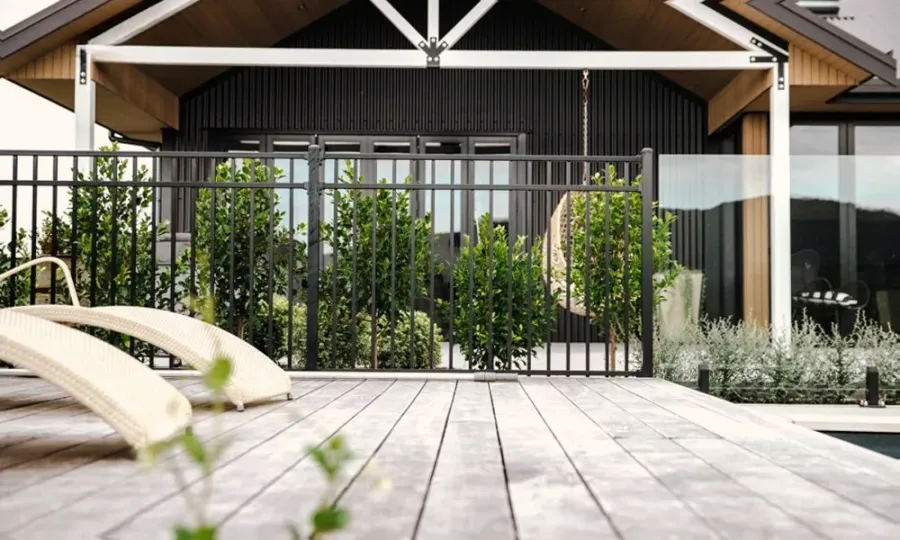 Fence Gisborne