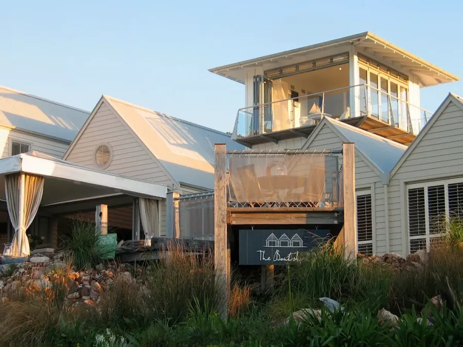 The Boatshed Hotel