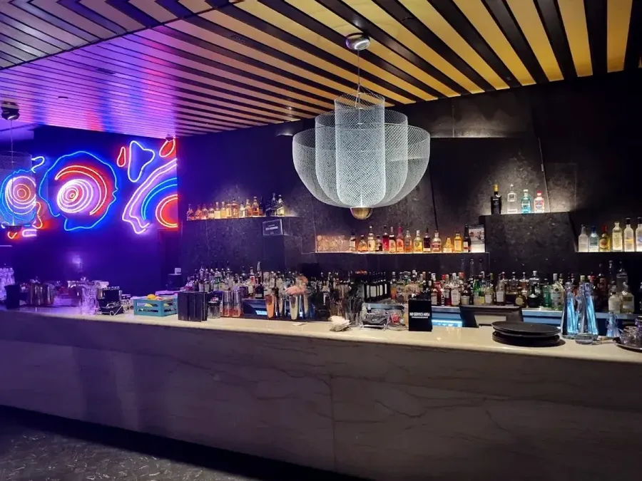 HI-SO Rooftop Bar