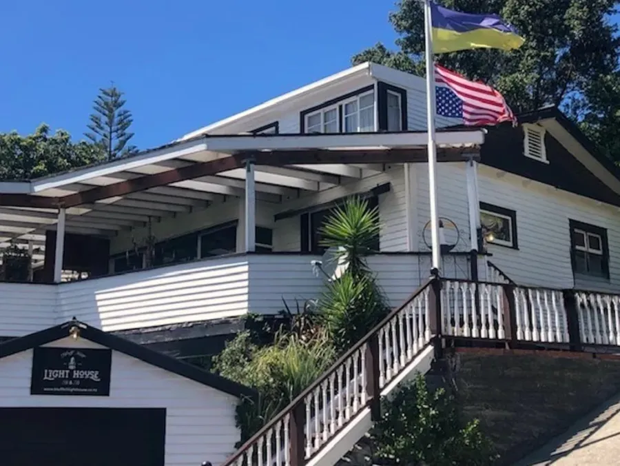 Bluff Hill Lighthouse B&B