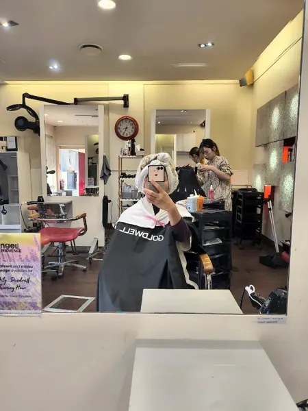LAN Hair Design