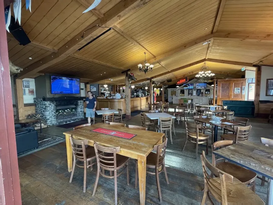 Opononi Tavern