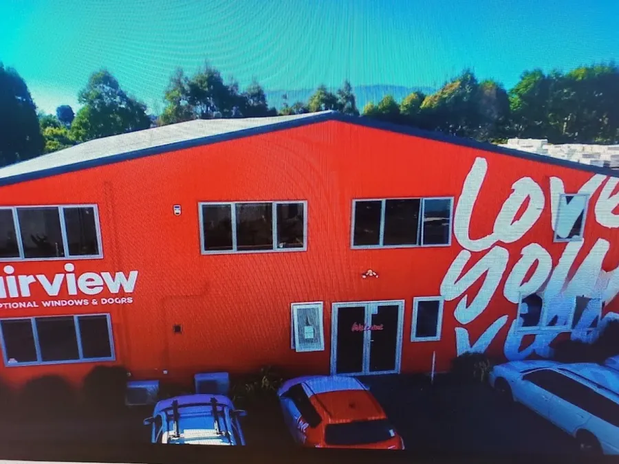 L.E. Garage Doors.