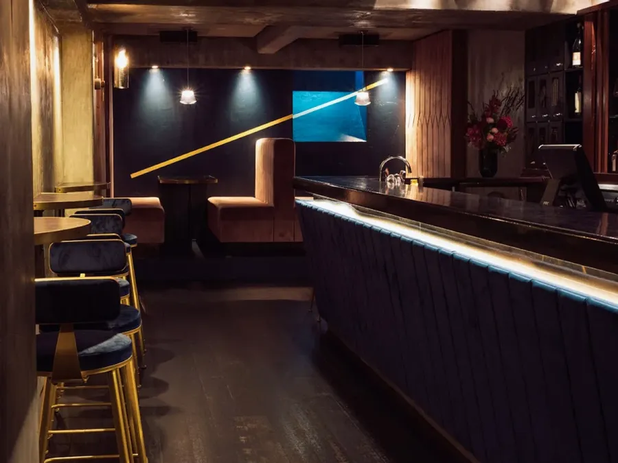 Thursday Bar