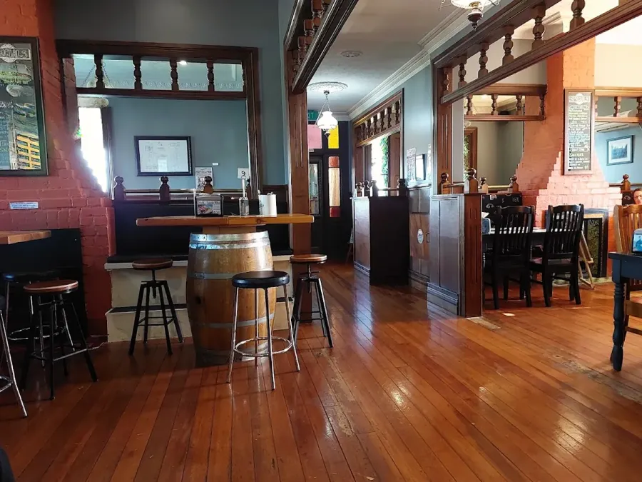 Crafty’s Bar & Grill