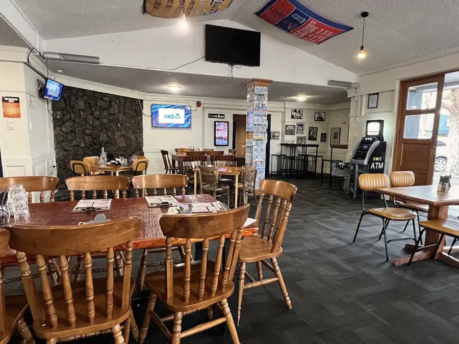 Roadhouse Bar and Grill