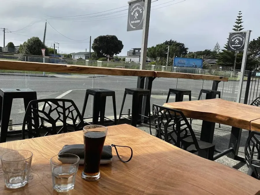 Beachside Bar and Eatery