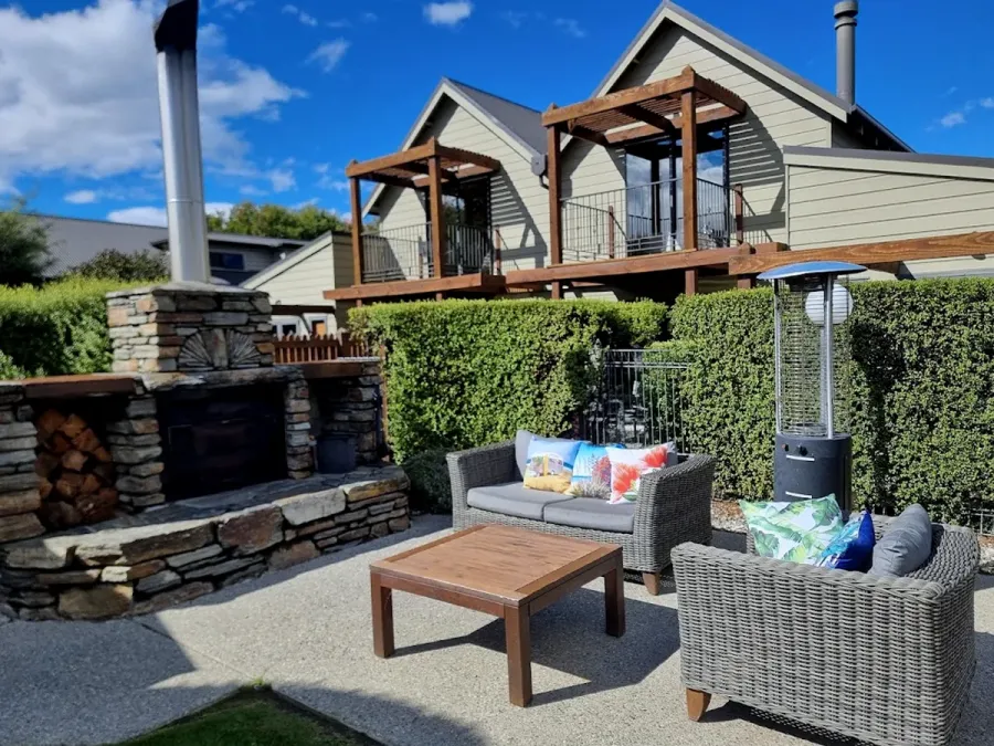 Lansdown Peaks Apartments