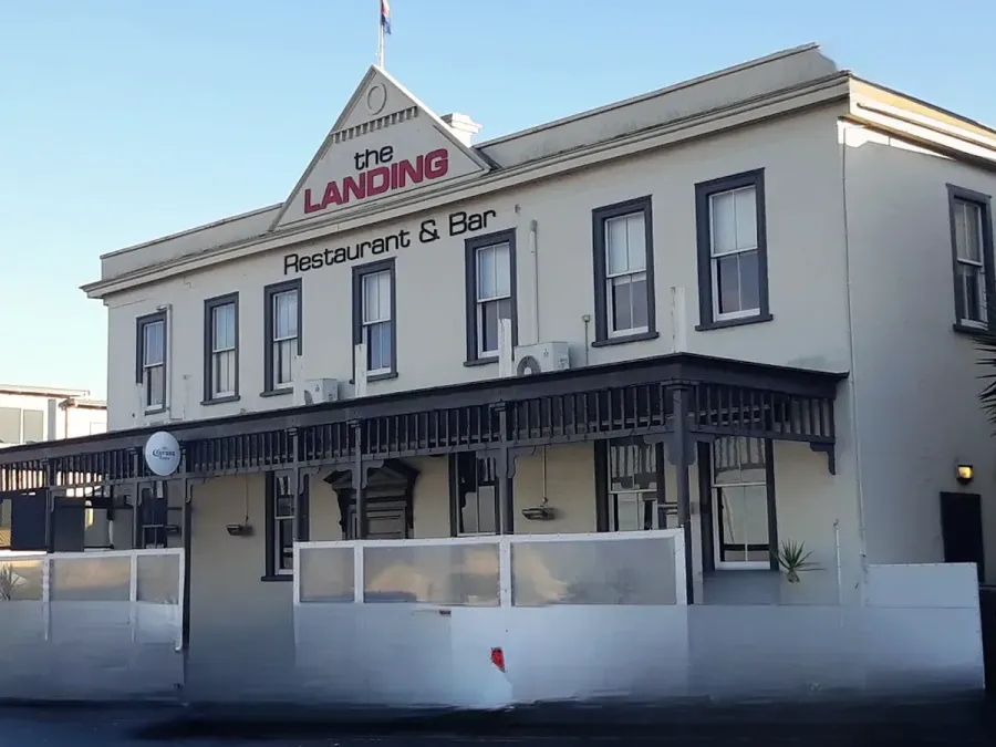 The Landing Restaurant & Bar