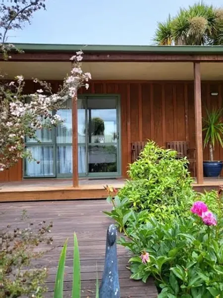 OFF THE BEATEN TRAIL ACCOMMODATION & BIKE TOURS.