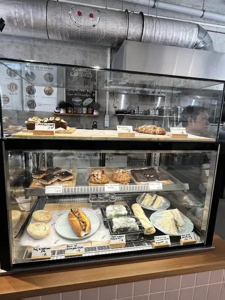 FLUFF Cafe & Eatery