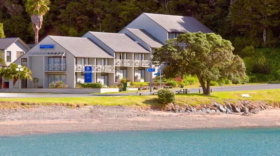 Breakwater Motel
