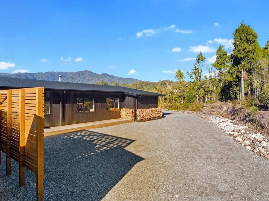 Jennian Homes West Coast Studio J