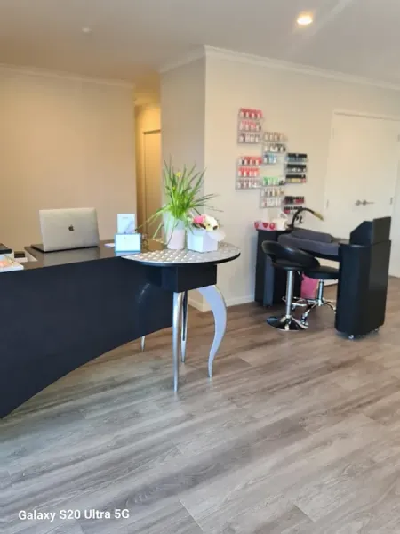 Aura Hair & Beauty