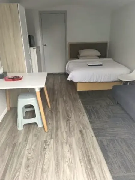 1 Double and 1 sofa bed Garden Chalet B