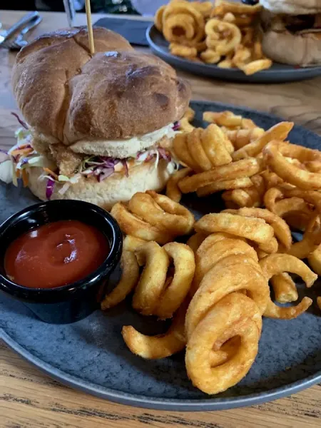 Frank Bar & Eatery