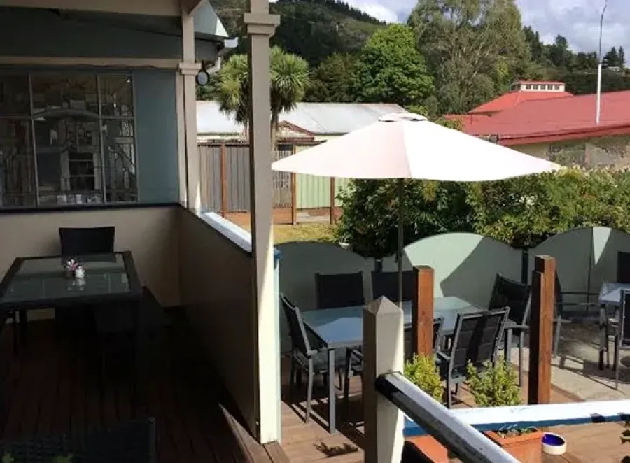 Reef Cottage Bed & Breakfast & Cafe