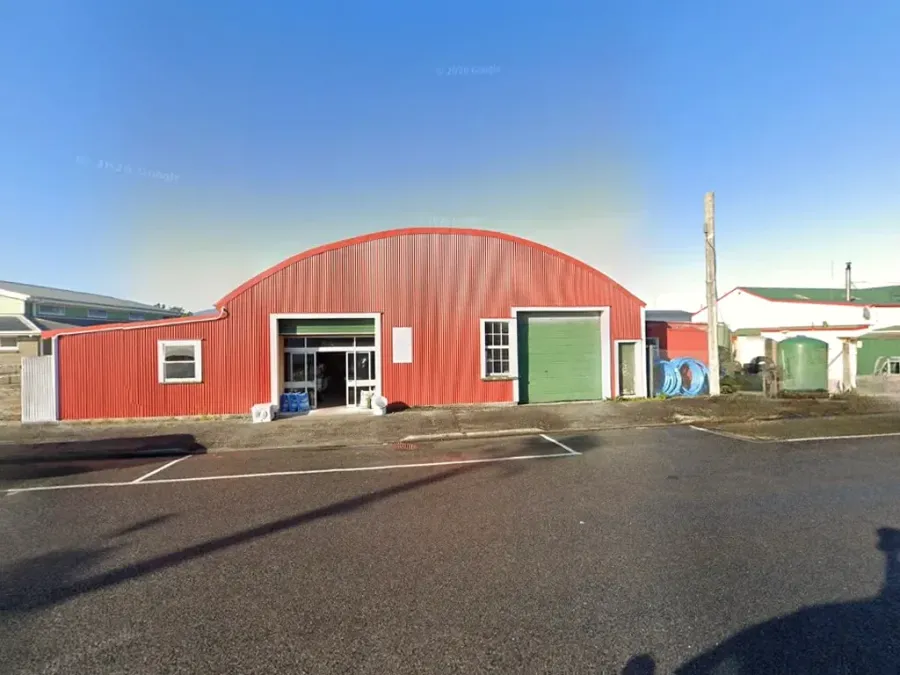 THE RED BARN farm and trade supplies
