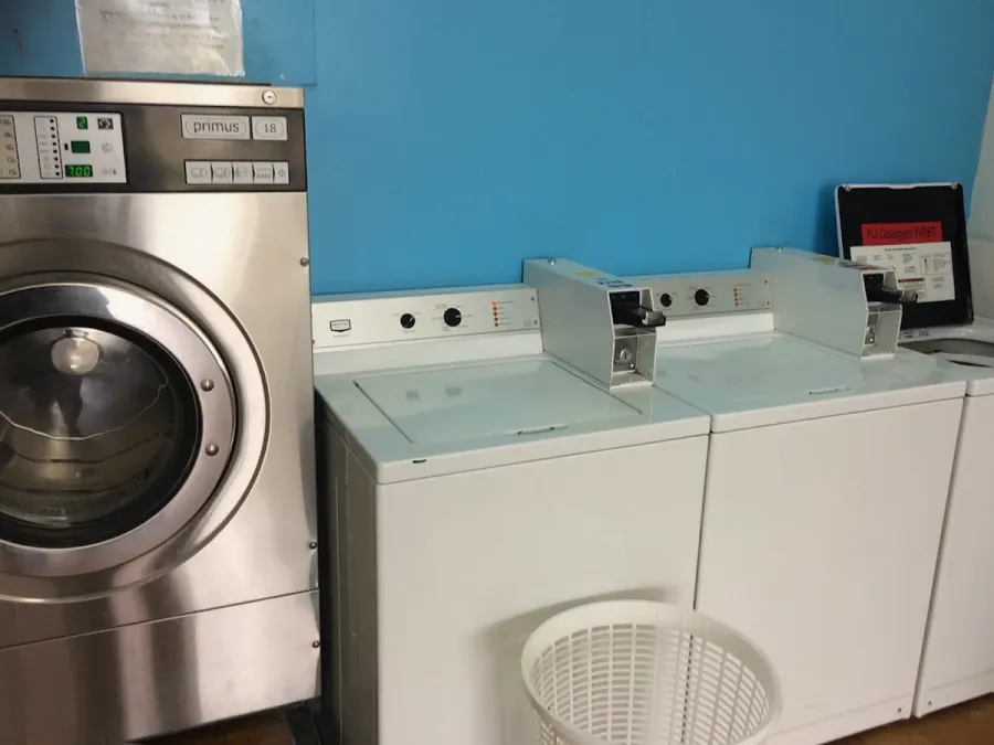Suds Self Service Laundromat - Forest Lake