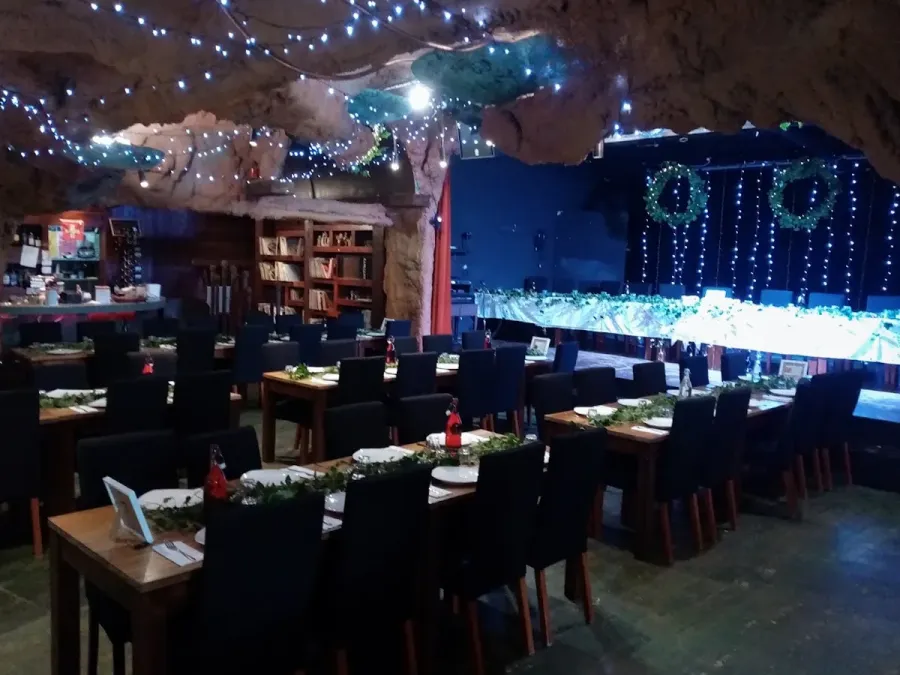 Playhouse Cafe and Theatre Restaurant