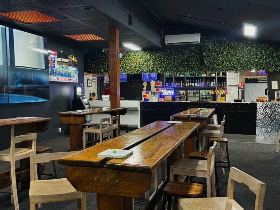 Hunters Inn sports Bar & Kitchen