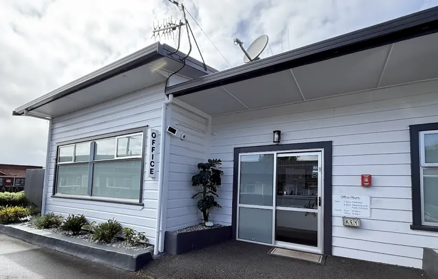 Central Court Motel