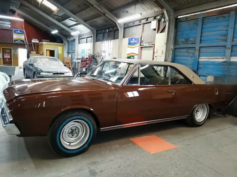 Kingsford-Smith Motor Painting