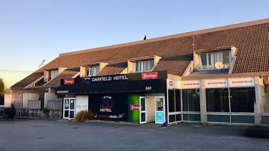 Darfield Hotel