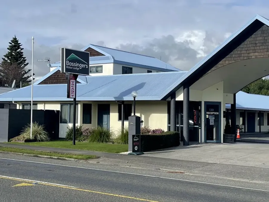 Bassingers Motor Lodge