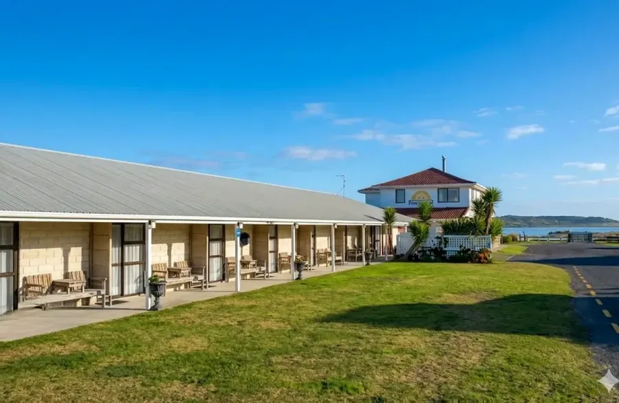 Foxton Beach Motel