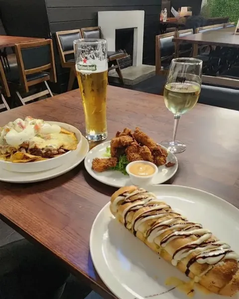 Neighbourhood - Bar & Restaurant Palmerston North