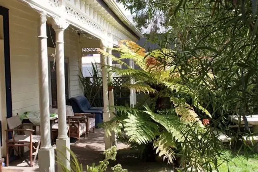 Central Oasis Backpackers