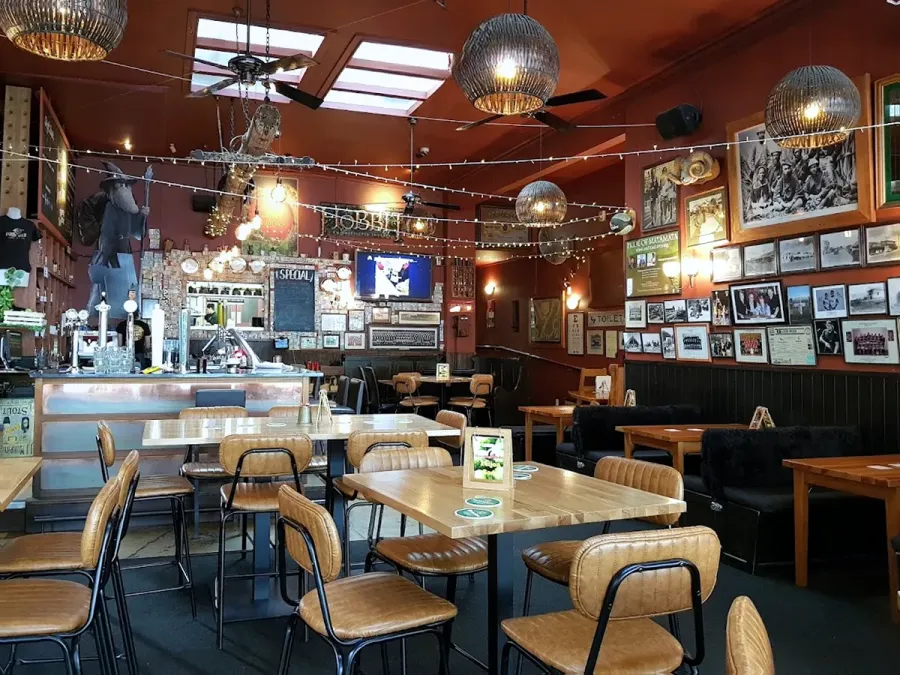 Redoubt Bar & Eatery