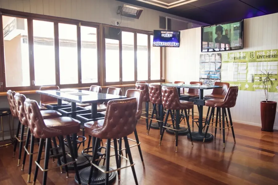 Eight Degree Bar & Restaurant