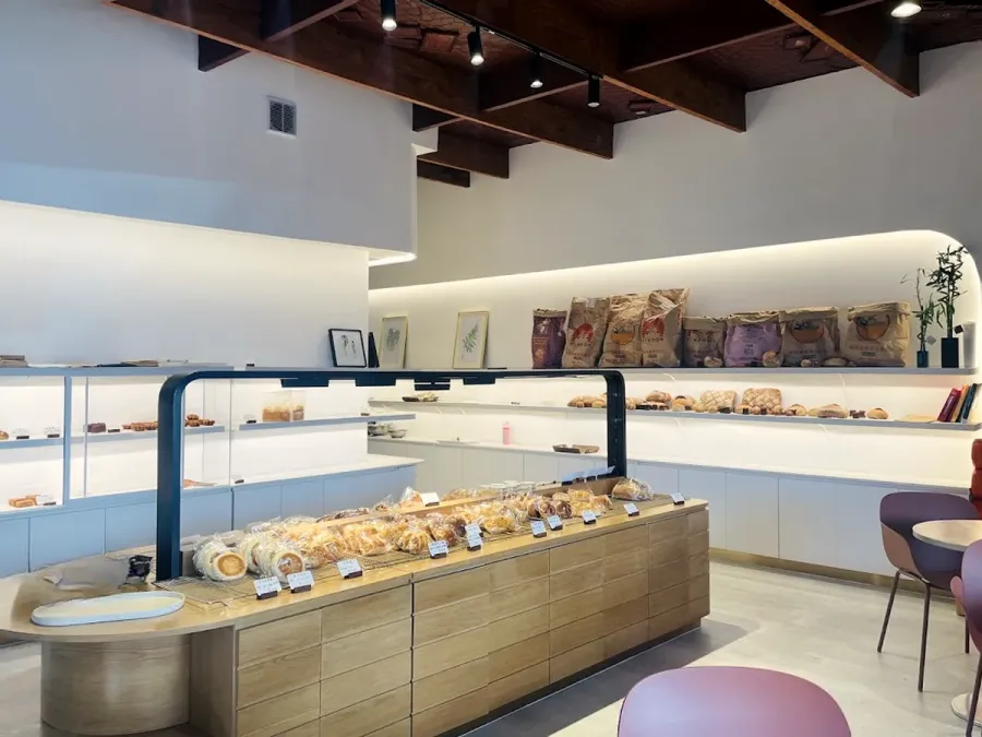 Bomi bakery cafe 面包坊