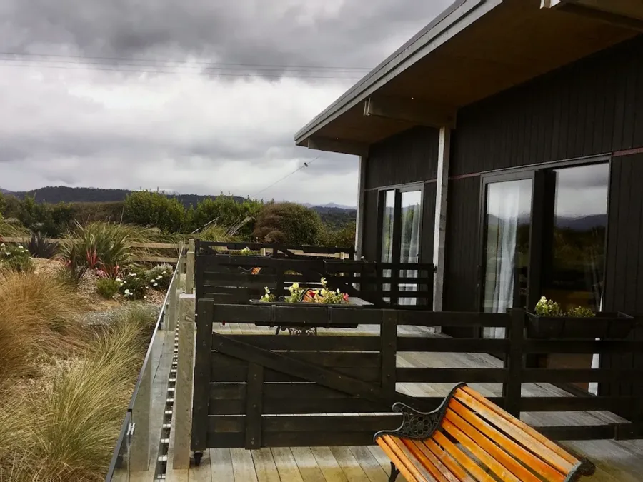The Cliffs Seaside Lodge