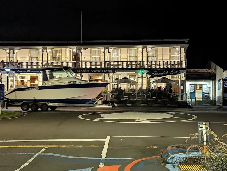 Veranda Bar
