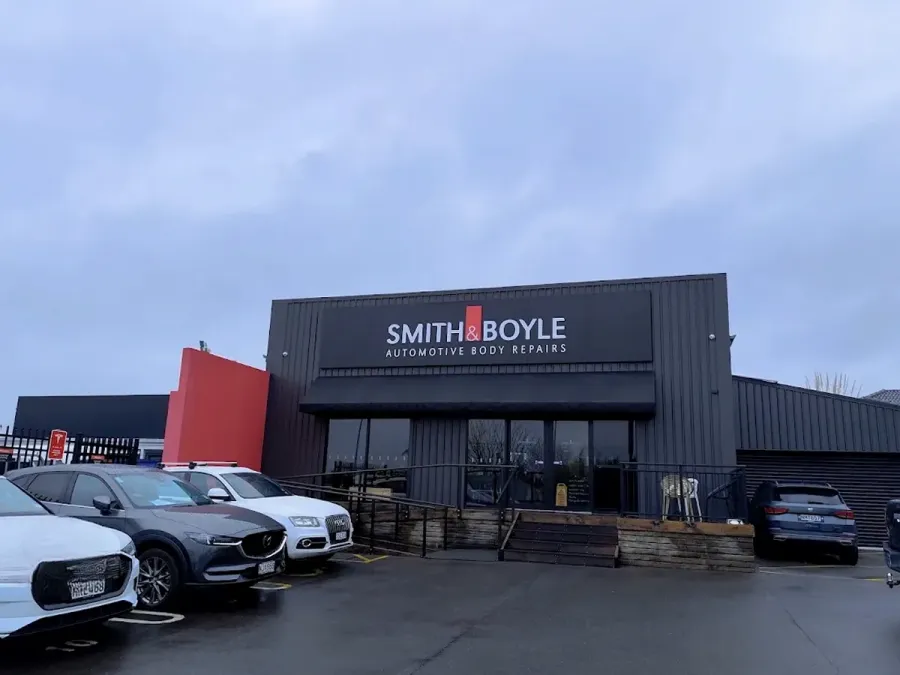 Smith & Boyle - Automotive Body Repairs