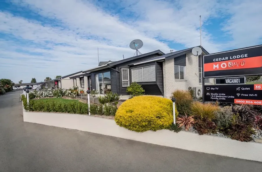 Cedar Lodge Motel
