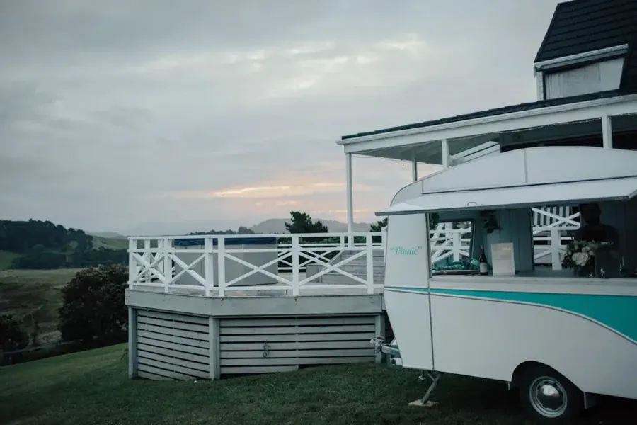 Vinnie | Vintage Caravan Bar