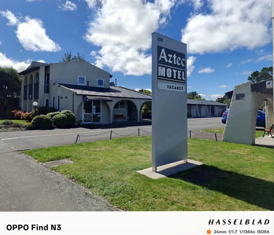 Aztec Motel