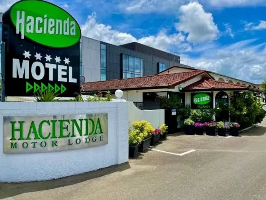 Hacienda Motor Lodge