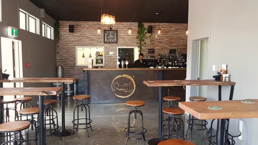 Rust Bar & Restaurant