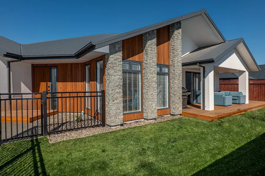 Select Building Ltd