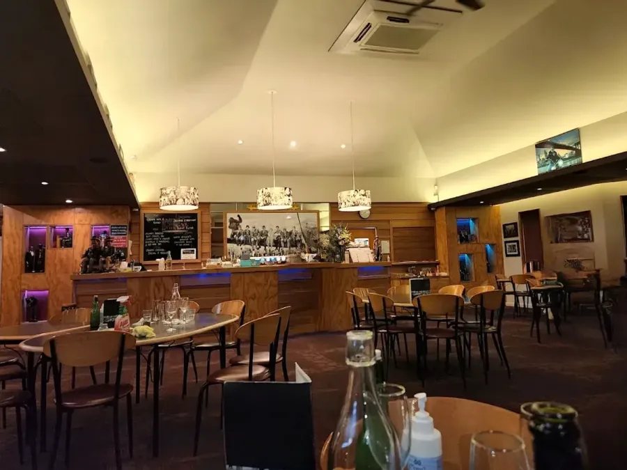 Benny's Again Restaurant