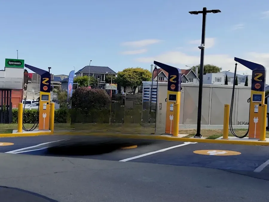 Z - Caroline Bay - Service Station