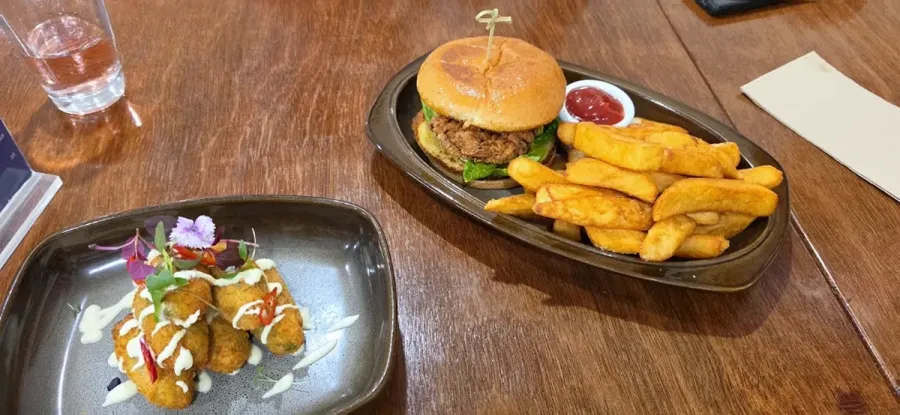 Mercer Landing Bar and Kitchen