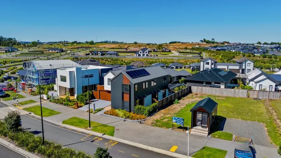 Latitude Homes - Franklin Office & Showhome